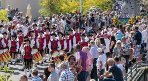 Besigheim: Winzerfest, Festumzug durch die mittelalterliche Stadt