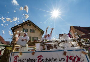 Besigheim: Winzerfest, Festumzug durch die mittelalterliche Stadt
