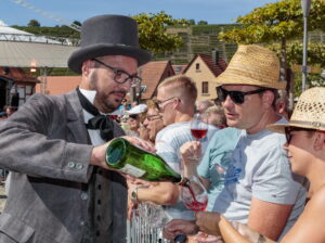 Besigheim: Winzerfest, Festumzug durch die mittelalterliche Stadt