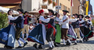 Besigheim: Winzerfest, Festumzug durch die mittelalterliche Stadt