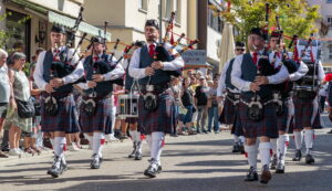 Besigheim: Winzerfest, Festumzug durch die mittelalterliche Stadt